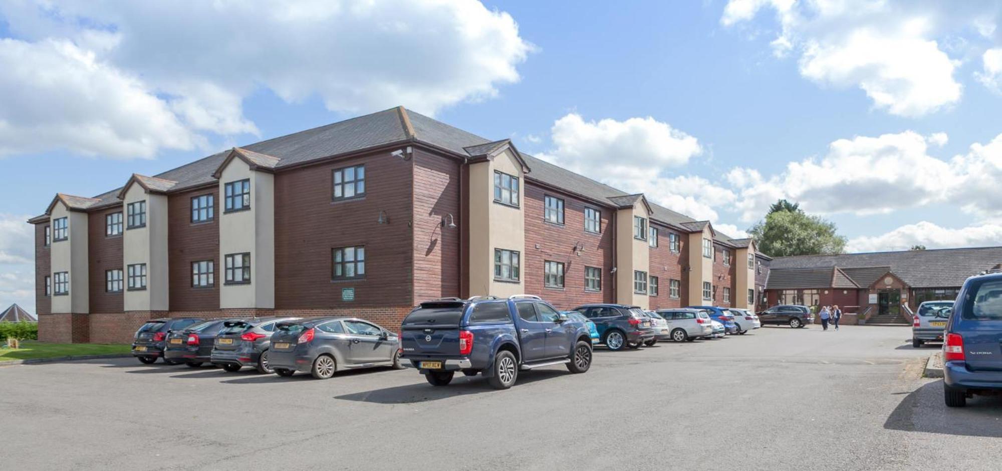 The Wiltshire Hotel, Golf And Leisure Resort Swindon Exterior foto