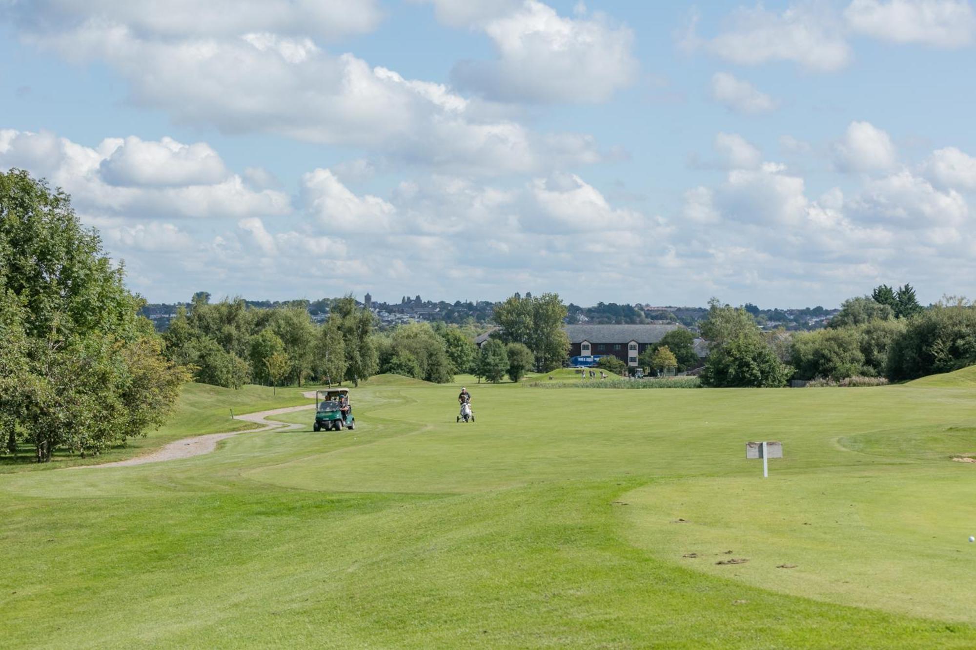 The Wiltshire Hotel, Golf And Leisure Resort Swindon Exterior foto